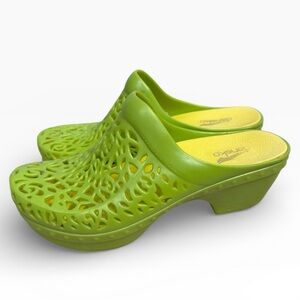 Dansko Pippa Green Molded Clogs Open Back Comfort Shoes EU 38 US 7.5–8